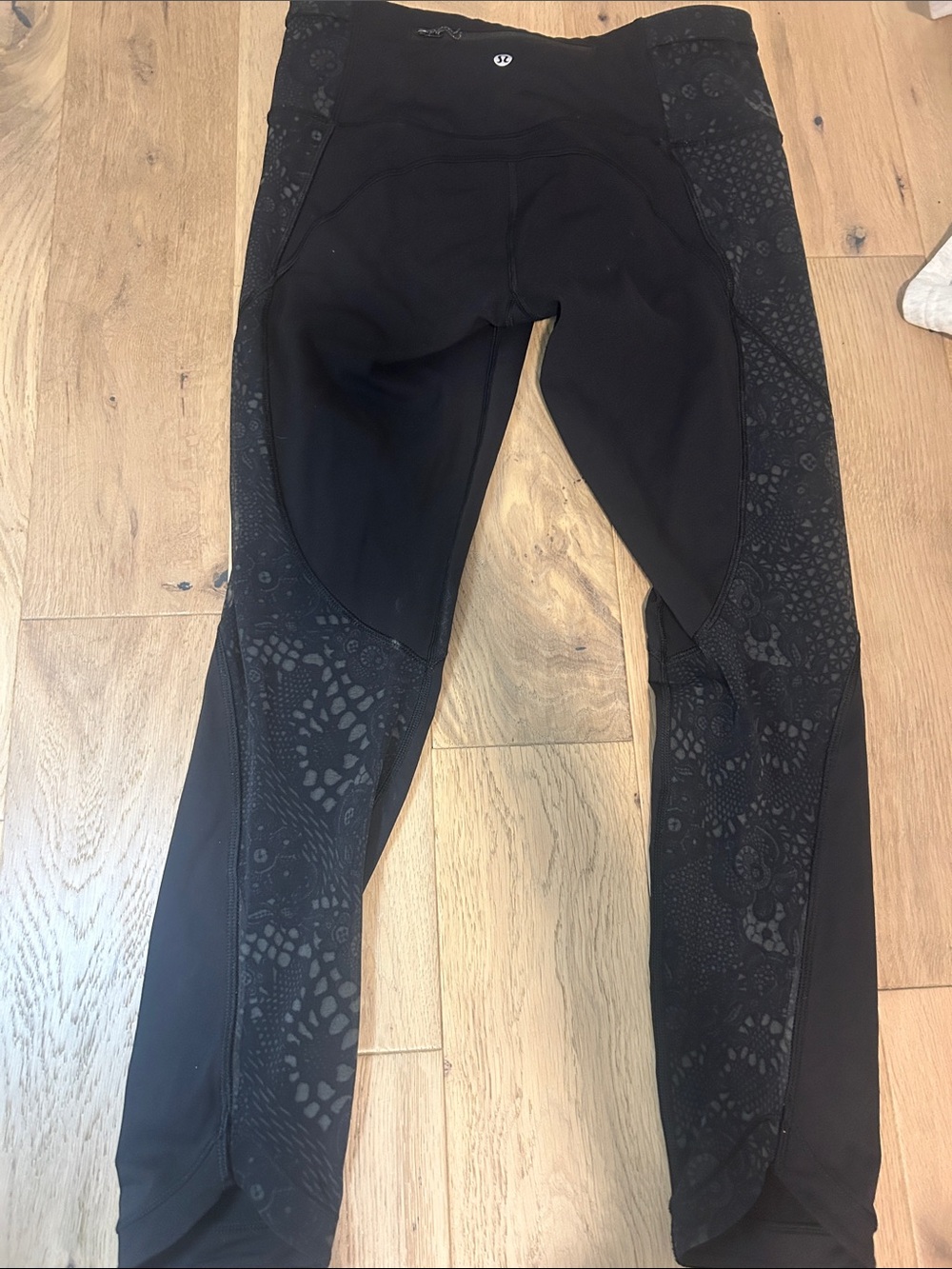 Lululemon Black Women's Athletic Capri Leggings with Subtle Pattern